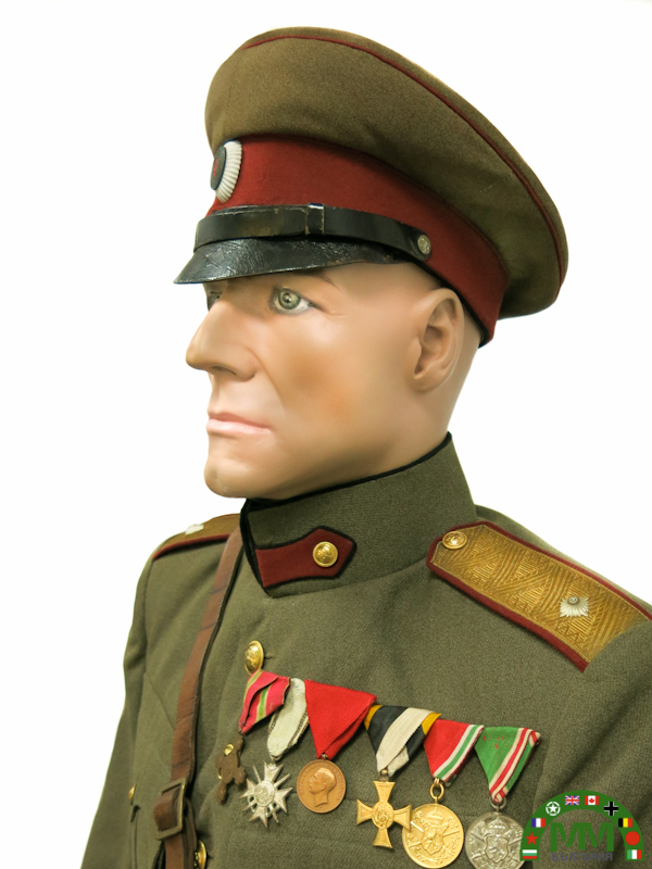 Пълна униформа général български