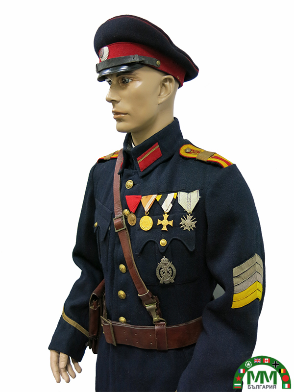 Пълна униформа български