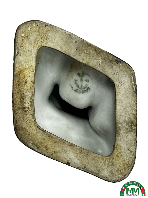 Statuette български Younak