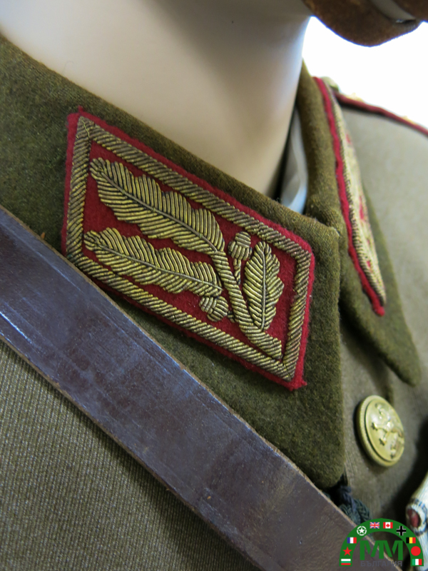 Пълна униформа général български